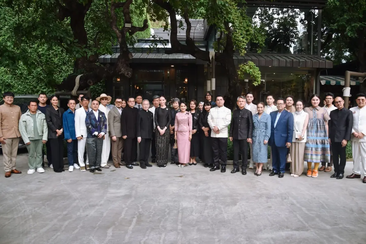 รมว.วธ.ผนึกดีไซเนอร์ขับเคลื่อน “ชุดไทยพระราชนิยม” สู่เวทีโลก