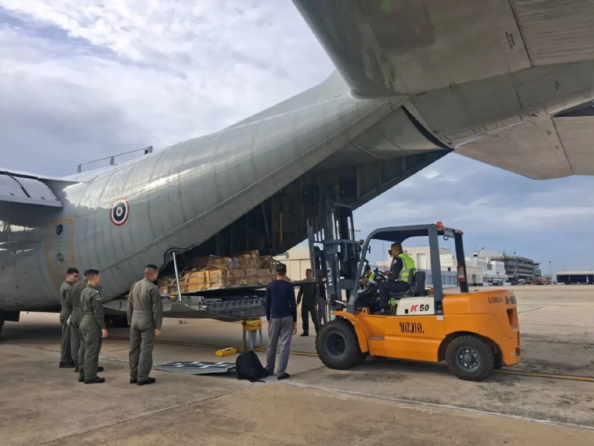 เกาะติดน่าน! "ทัพฟ้า" ส่ง C-130 ลำเลียงถุงยังชีพ 1,300 ถุง พร้อมกำลังพลและยุทโธปกรณ์ บินด่วนช่วยเหลือผู้ประสบภัยน้ำป่าอำเภอปัว