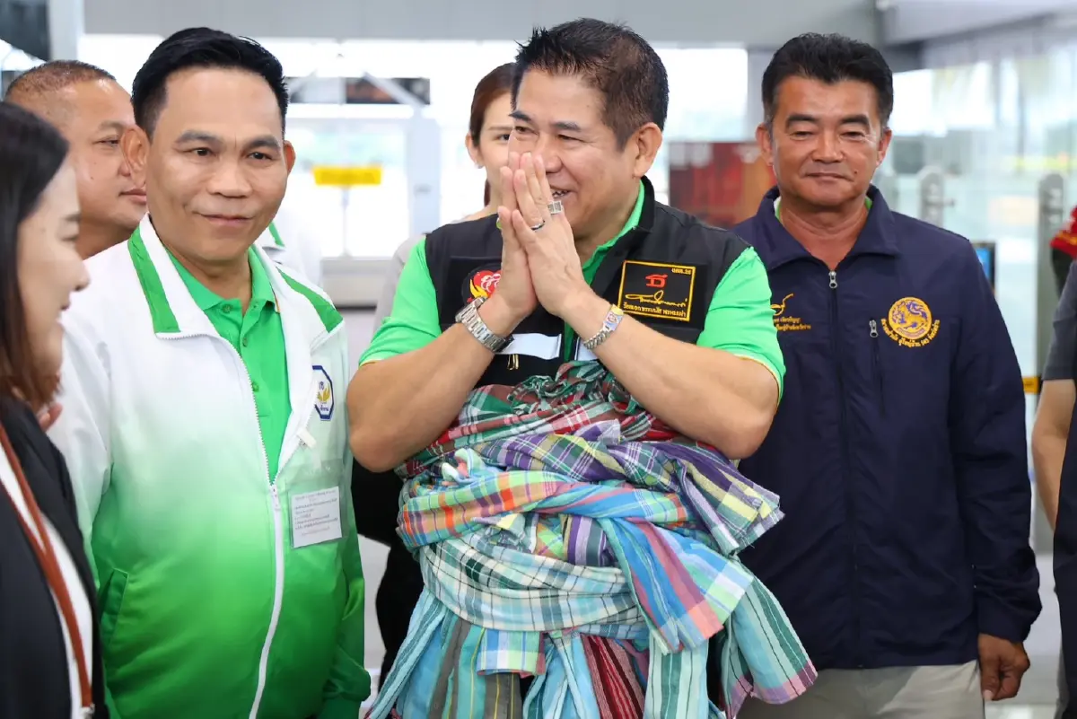 ร.อ. ธรรมนัส พรหมเผ่า หัวหน้าพรรคกล้าธรรม
