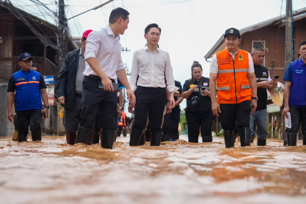 นายยศชนัน วงศ์สวัสดิ์ รองนายกรัฐมนตรี และ รมว.อว.