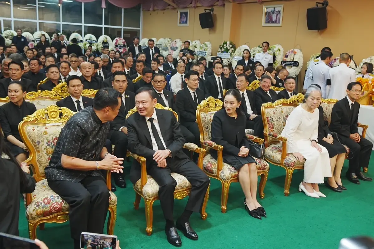 “อนุทิน” เจอ “ทักษิณ” ถามสารทุกข์สุกดิบ กราบตักด้วยความเคารพ