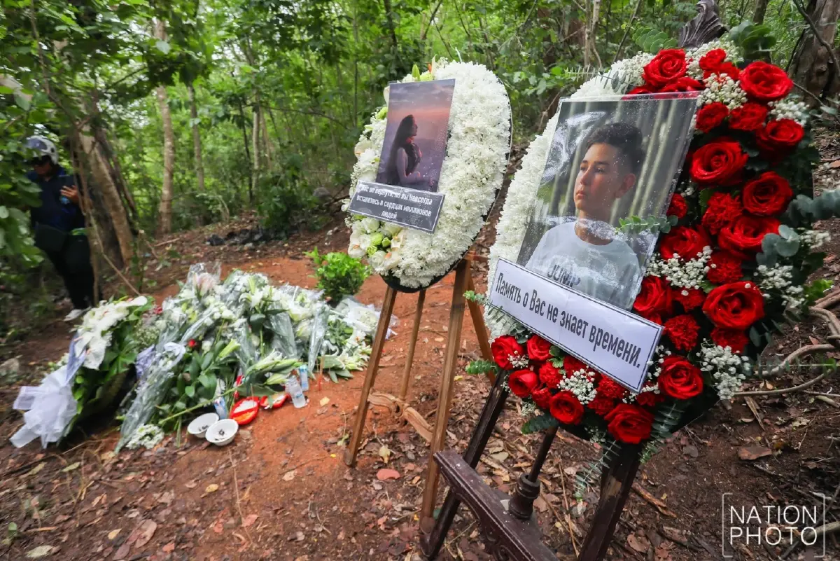 สุดเศร้า! มารดา 2 พี่น้องรัสเซีย พร้อมคนไทย-ต่างชาติ ร่วมไว้อาลัยส่ง "ไดอาน่า-โรมัน" ครั้งสุดท้าย