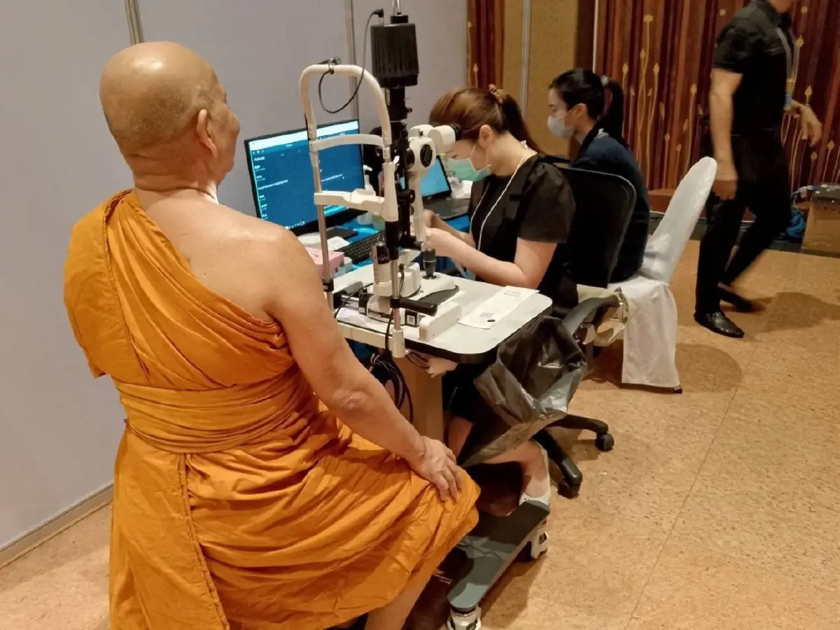 หน่วยแพทย์อาสา 17 คลินิก ถวายตรวจสุขภาพพระสงฆ์ แม่ชี ไทย-ต่างชาติ