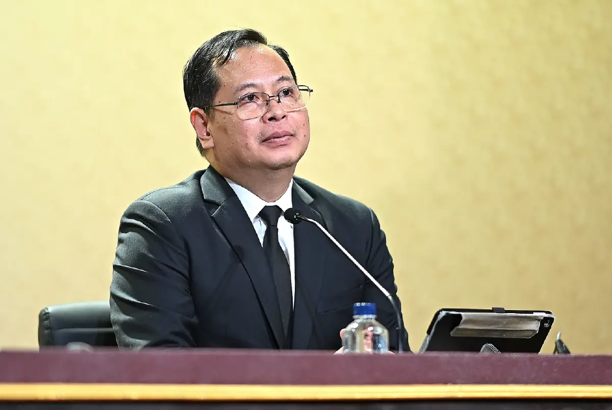 นายปกรณ์ นิลประพันธ์ (รองนายกรัฐมนตรี)