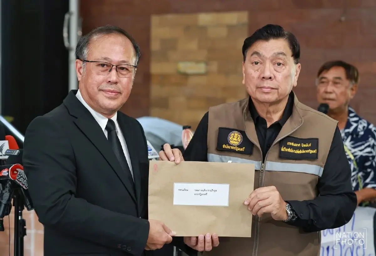 ผศ.นพ.ตุลย์ สิทธิสมวงศ์ หรือ "หมอตุลย์"