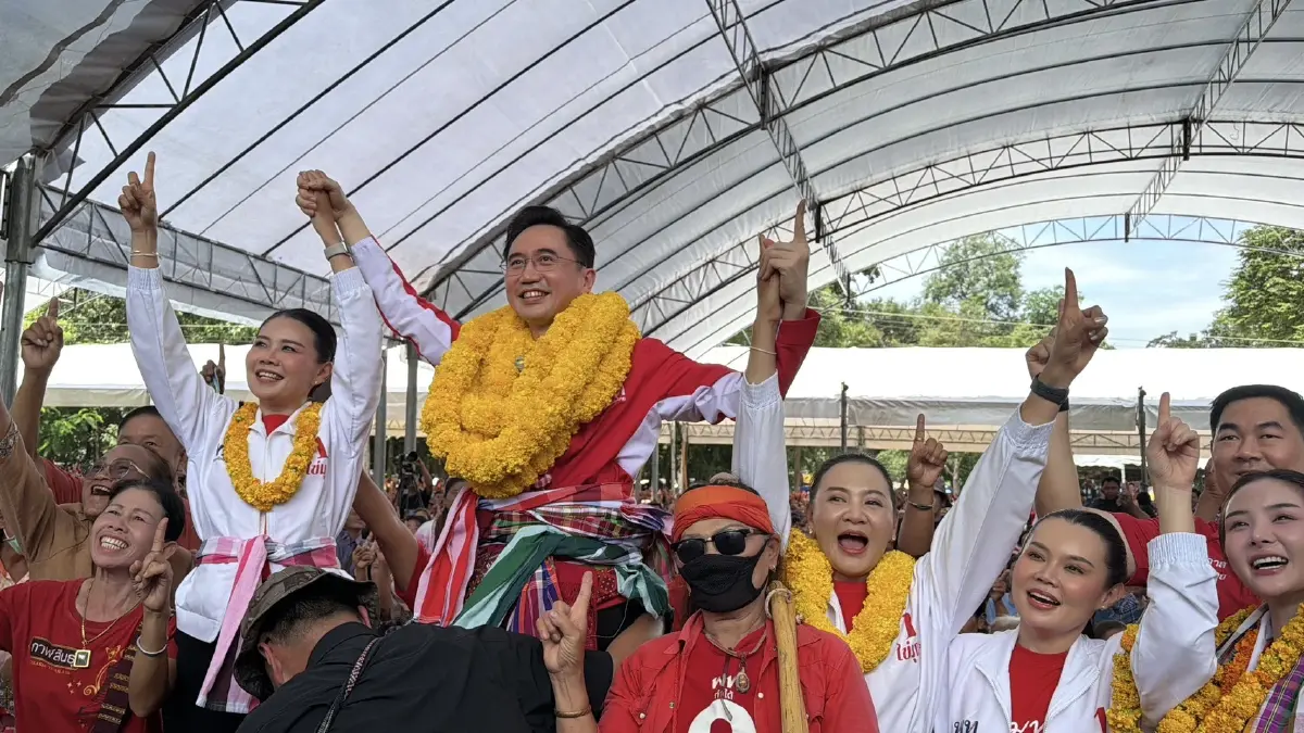 เพื่อไทยเปิดเวทีใหญ่โค้งสุดท้าย “ยศชนัน-ณัฐวุฒิ” ช่วย “ไข่มุก” ชิงนายก อบจ.กาฬสินธุ์