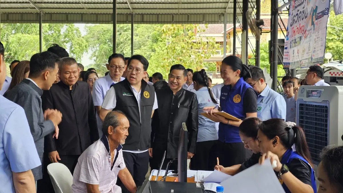 นายพัฒนา พร้อมพัฒน์ รัฐมนตรีว่าการกระทรวงสาธารณสุข 