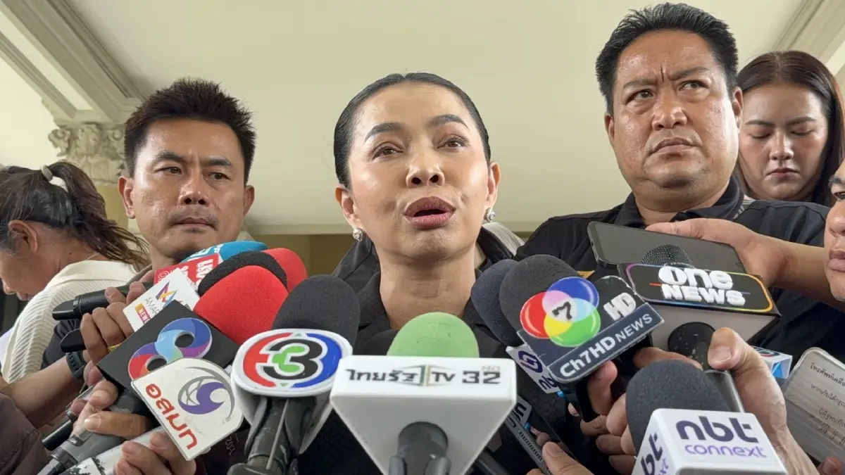 นางสุขสมรวย วันทนียกุล รัฐมนตรีประจำสำนักนายกรัฐมนตรี และ สส.อำนาจเจริญ พรรคภูมิใจไทย