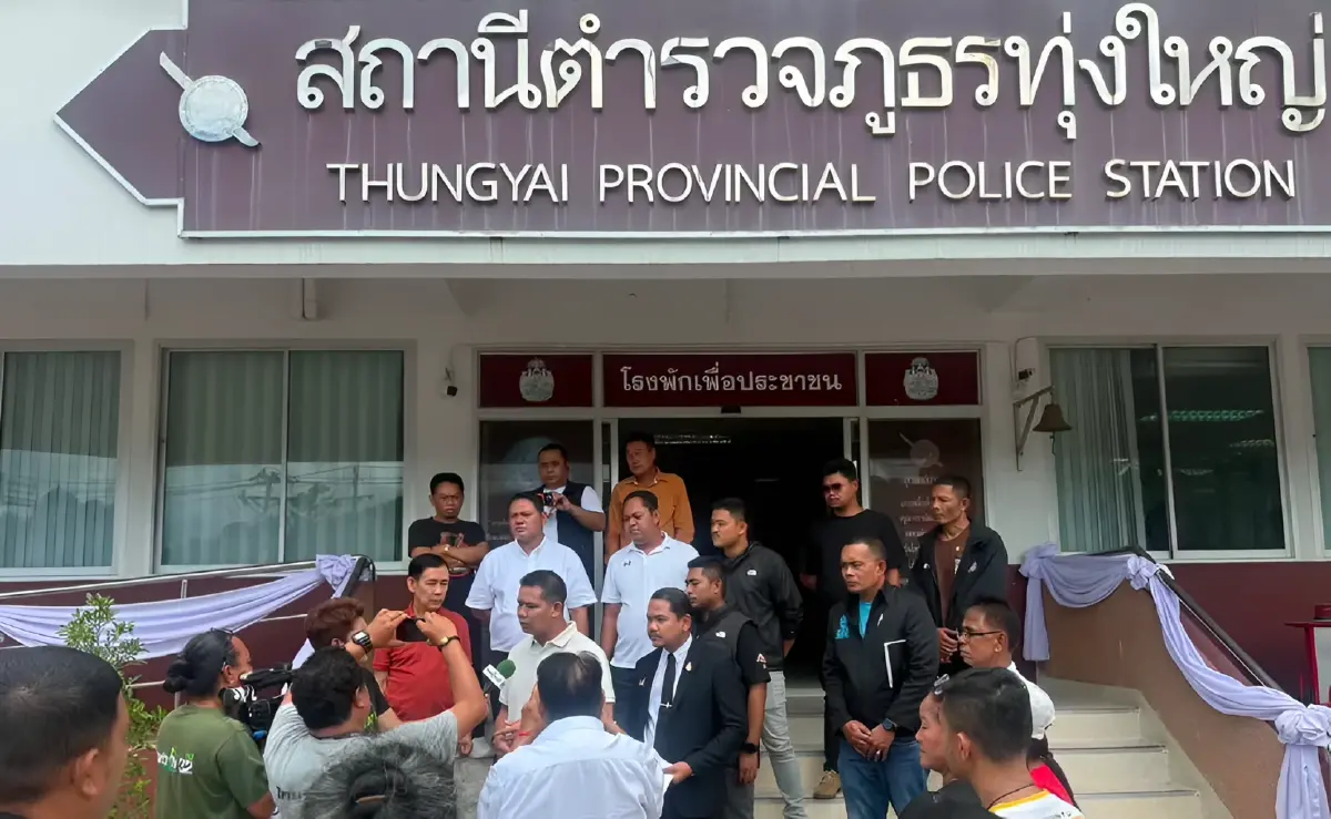 นายชัยชนะ เดชเดโช รองหัวหน้าพรรคประชาธิปัตย์ และ สส.นครศรีธรรมราช อดีต รมช.สาธารณสุข