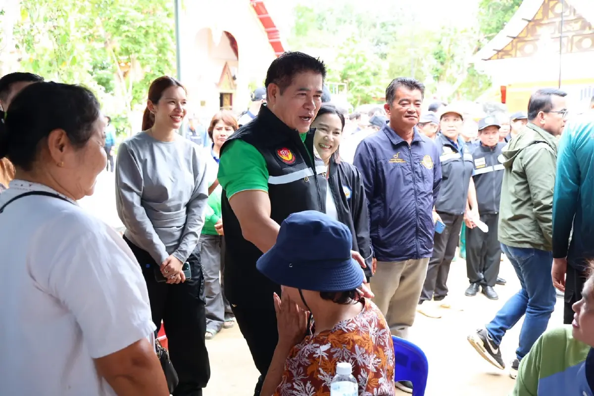 ร.อ. ธรรมนัส พรหมเผ่า หัวหน้าพรรคกล้าธรรม