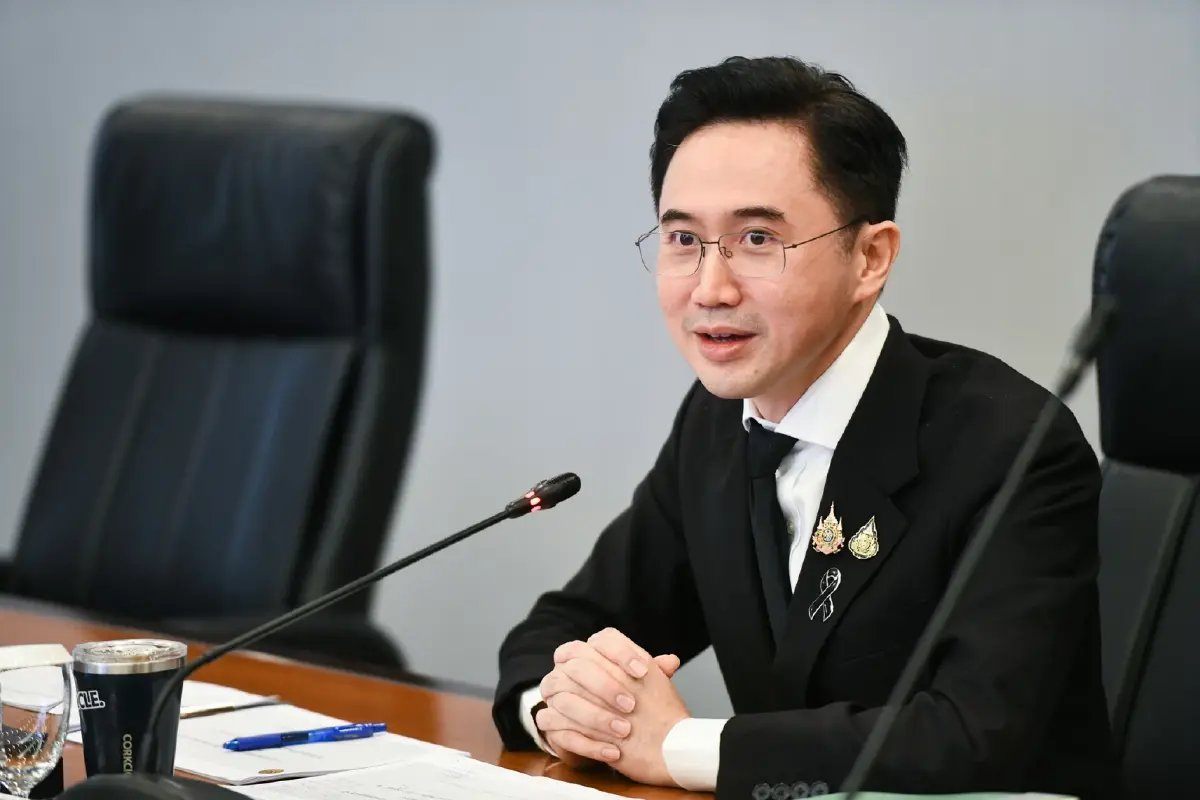 นายยศชนัน​ วงศ์สวัสดิ์​ รองนายกรัฐมนตรี และรัฐมนตรีว่าการกระทรวงการอุดมศึกษา วิทยาศาสตร์ วิจัยและนวัตกรรม (อว.)