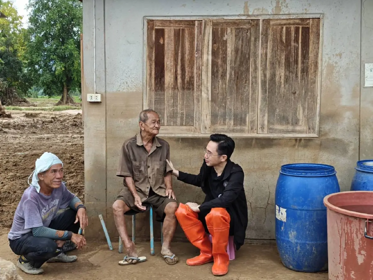 "ยศชนัน" ลุยตรวจฟื้นฟูน่าน เร่งเคลียร์ "โคลน-ขยะ" แจงข่าวเยียวยากลุ่มผู้ประสบภัย