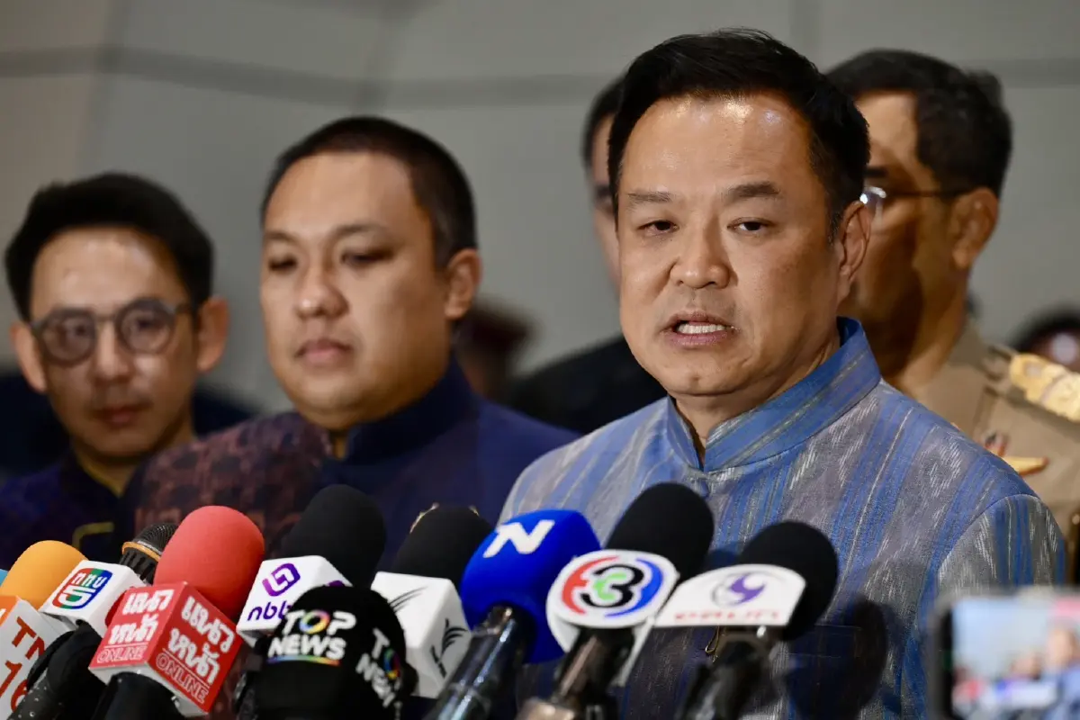 นายอนุทิน ชาญวีรกูล นายกรัฐมนตรีและรัฐมนตรีว่าการกระทรวงมหาดไทย