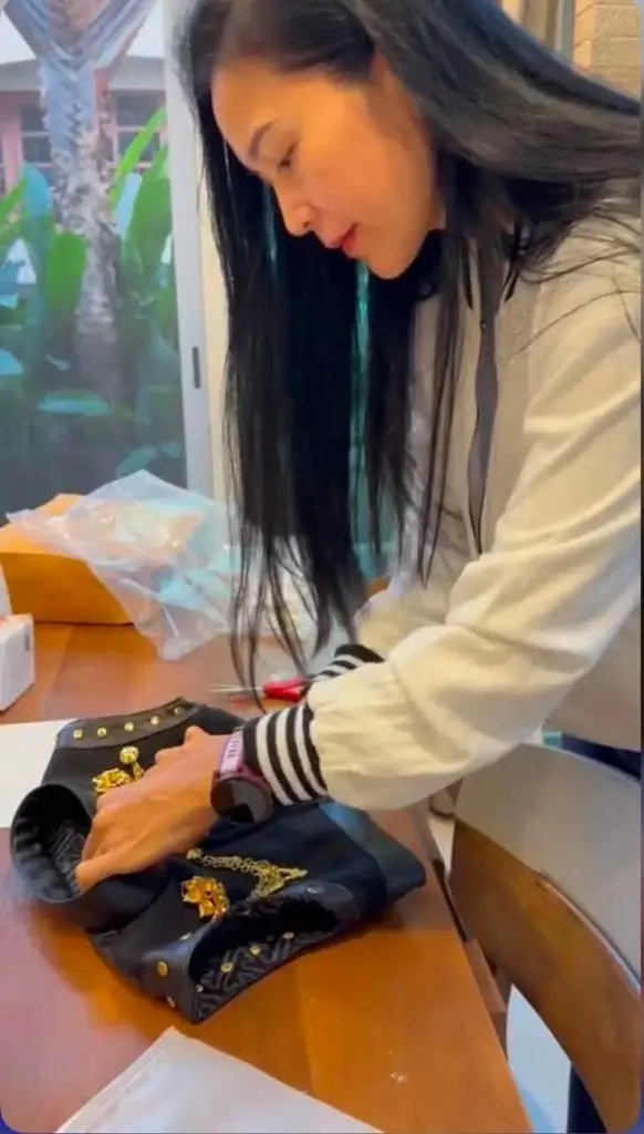 เบื้องหลังเสื้อแจ็กเก็ตสุดเท่! "เนเน่ รอยัล" ใส่เฉิดฉายเวทีโลก AGT แบรนด์ไทย สะกดสายตาคนทั่วโลก