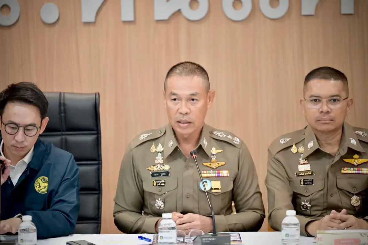 ทลายขบวนการบัตรชมพูเถื่อน แฟลตดินแดง รวบ 7 ราย จนท.เขต ร่วมทุจริต