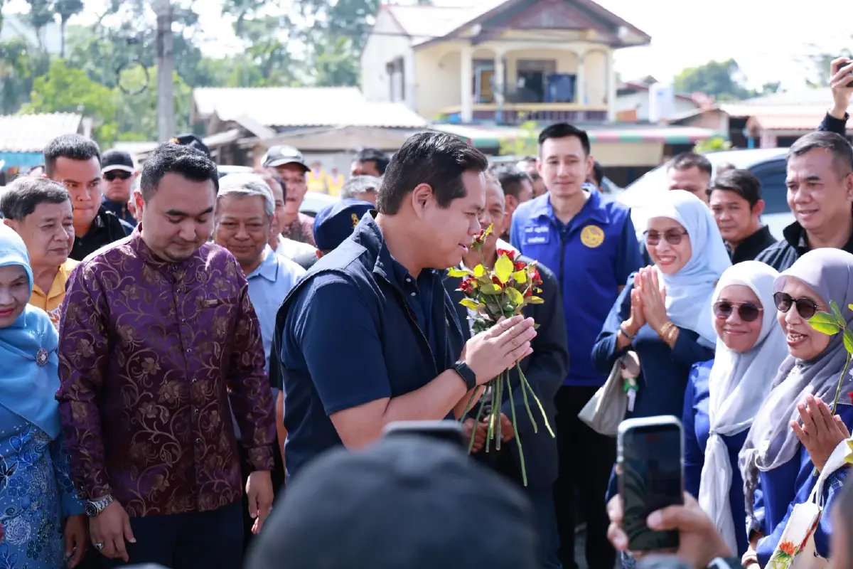 นายสรรเพชญ บุญญามณี รัฐมนตรีช่วยว่าการกระทรวงคมนาคม 