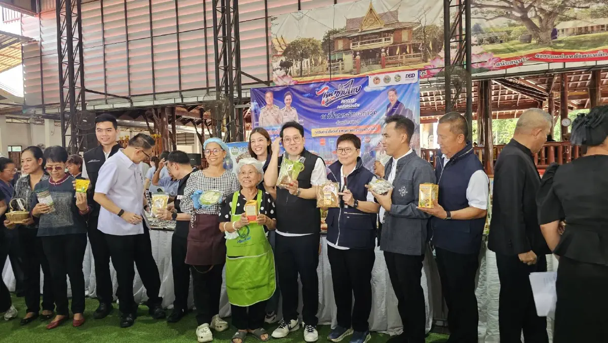 นายพัฒนา พร้อมพัฒน์ รัฐมนตรีว่าการกระทรวงสาธารณสุข 