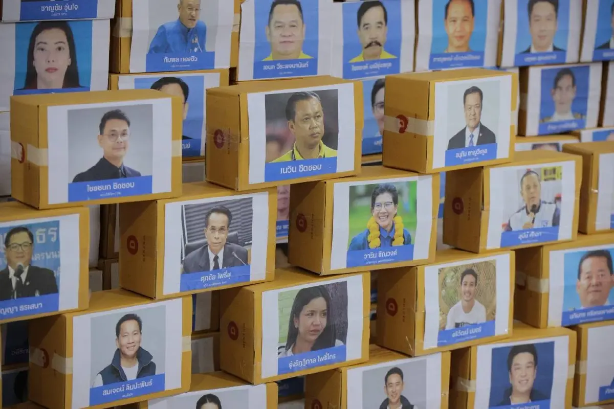 iLaw บุก กกต. แปรอักษร 229 ขีดเดดไลน์ 14 ก.ย. สั่งฟ้องฮั้ว สว.