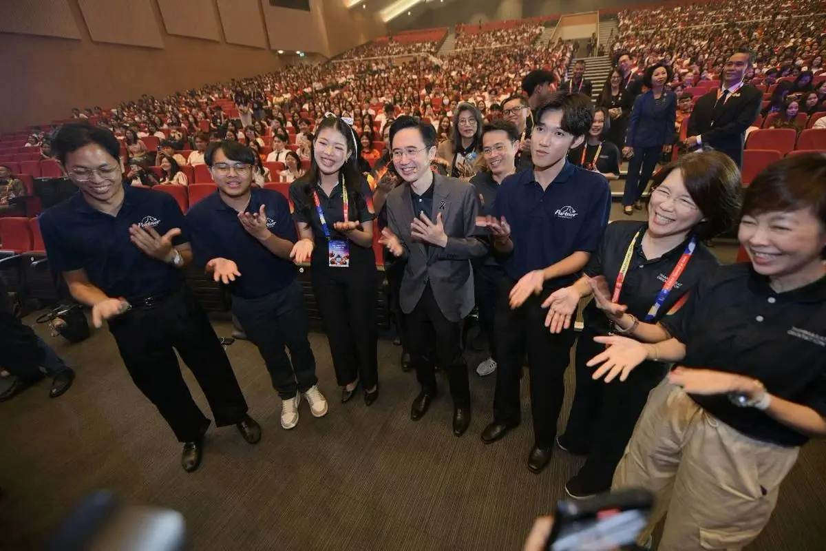 “ยศชนัน” ปลุกพลังเฟรชชี่ มธ. นับพัน ลั่น "ชีวิตนี้ต้องไม่สูญพันธุ์”