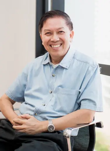 ศาสตราจารย์กิตติคุณ ดร.สุรชาติ บำรุงสุข ผู้เชี่ยวชาญด้านความมั่นคง
