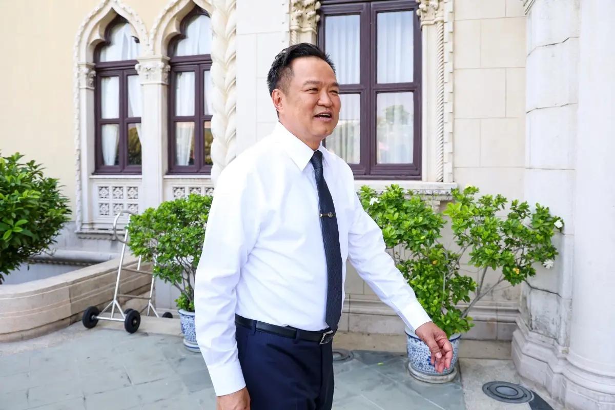 นายอนุทิน ชาญวีรกูล นายกรัฐมนตรี