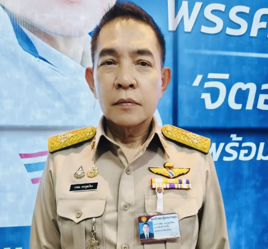 นายราเชน ตระกูลเวียง สส.บัญชีรายชื่อและหัวหน้าพรรคทางเลือกใหม่ ในฐานะรองประธาน กมธ.ทหาร 