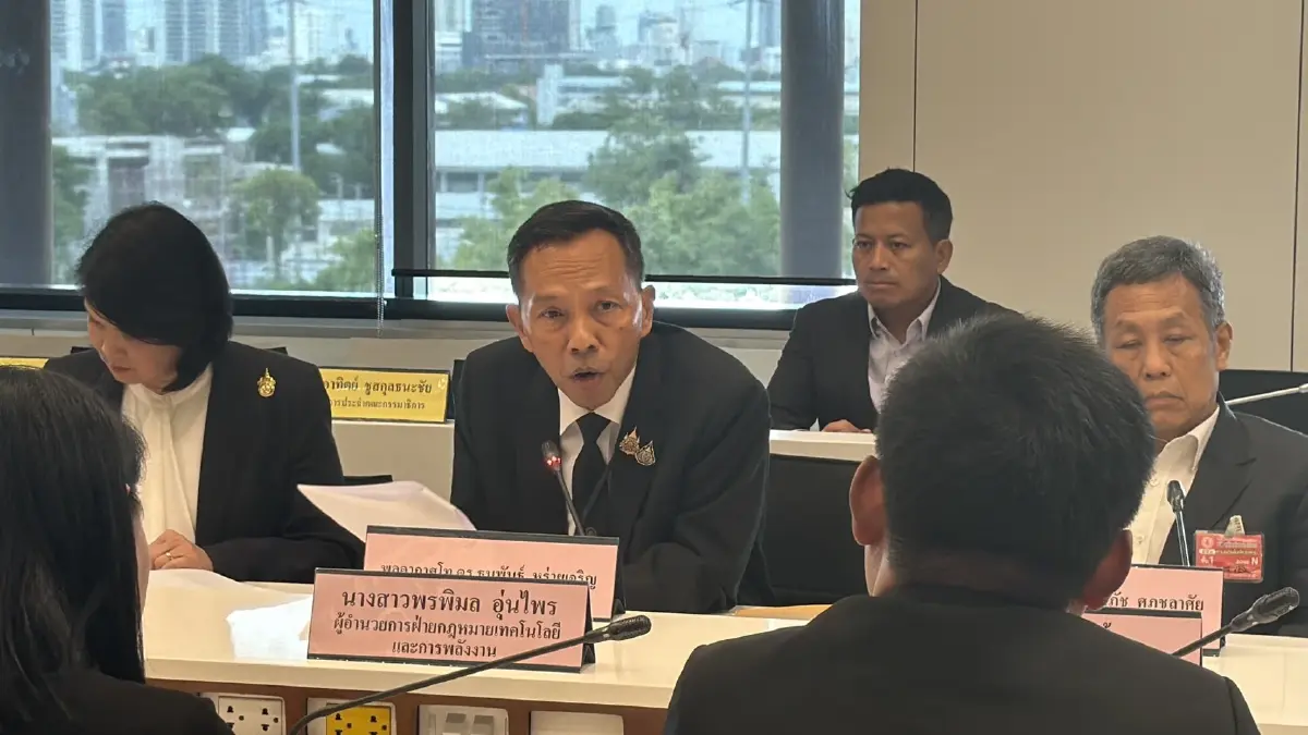 ร้อนระอุ! "กมธ.การเมือง" ผ่าปมวุ่น "กสทช." ซัดกันนัวปมสถานะ "นพ.สรณ" เสียงแตกต้อง "รอโปรดเกล้าฯ" หรือไม่