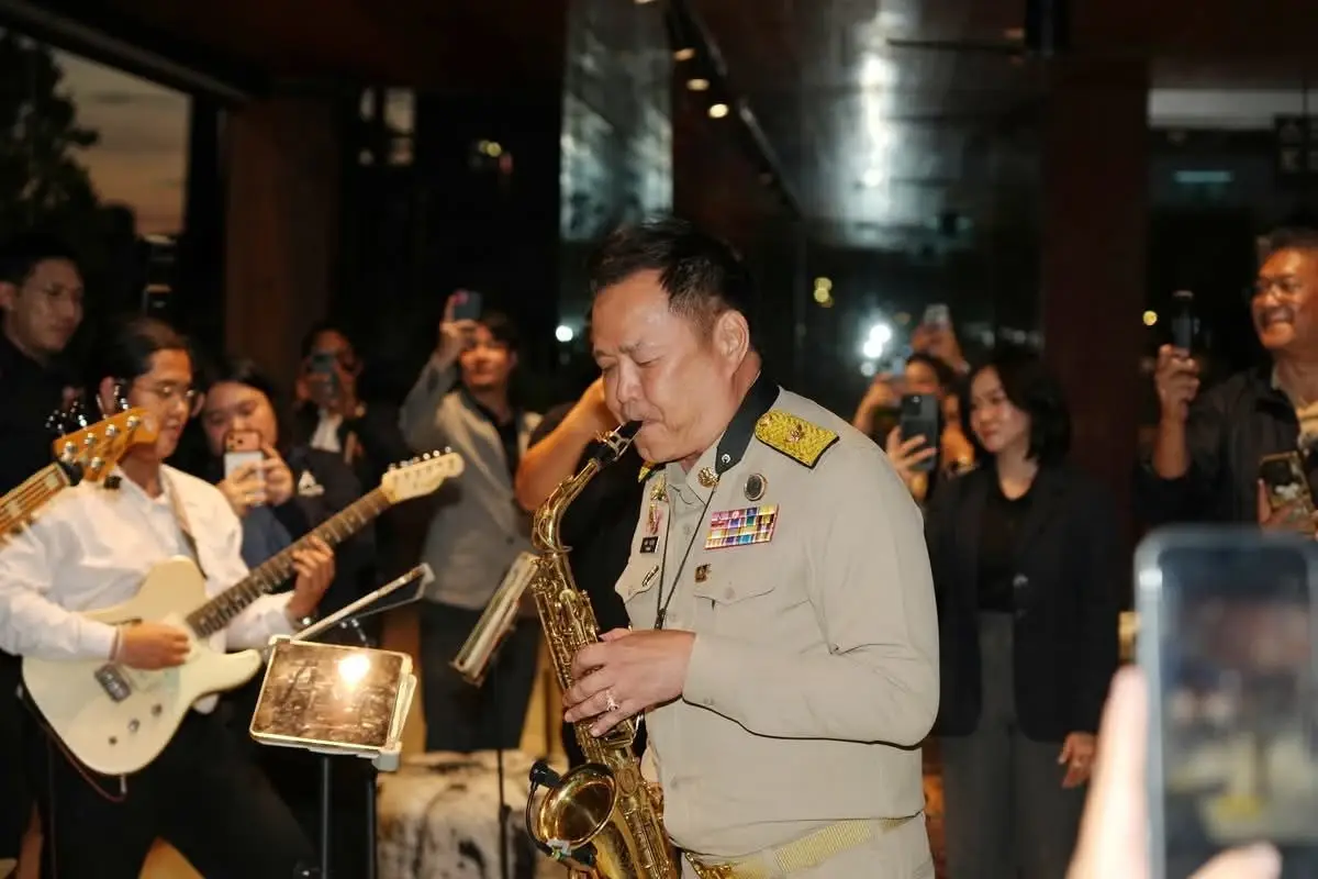 นายอนุทิน ชาญวีรกูล นายกรัฐมนตรี 
