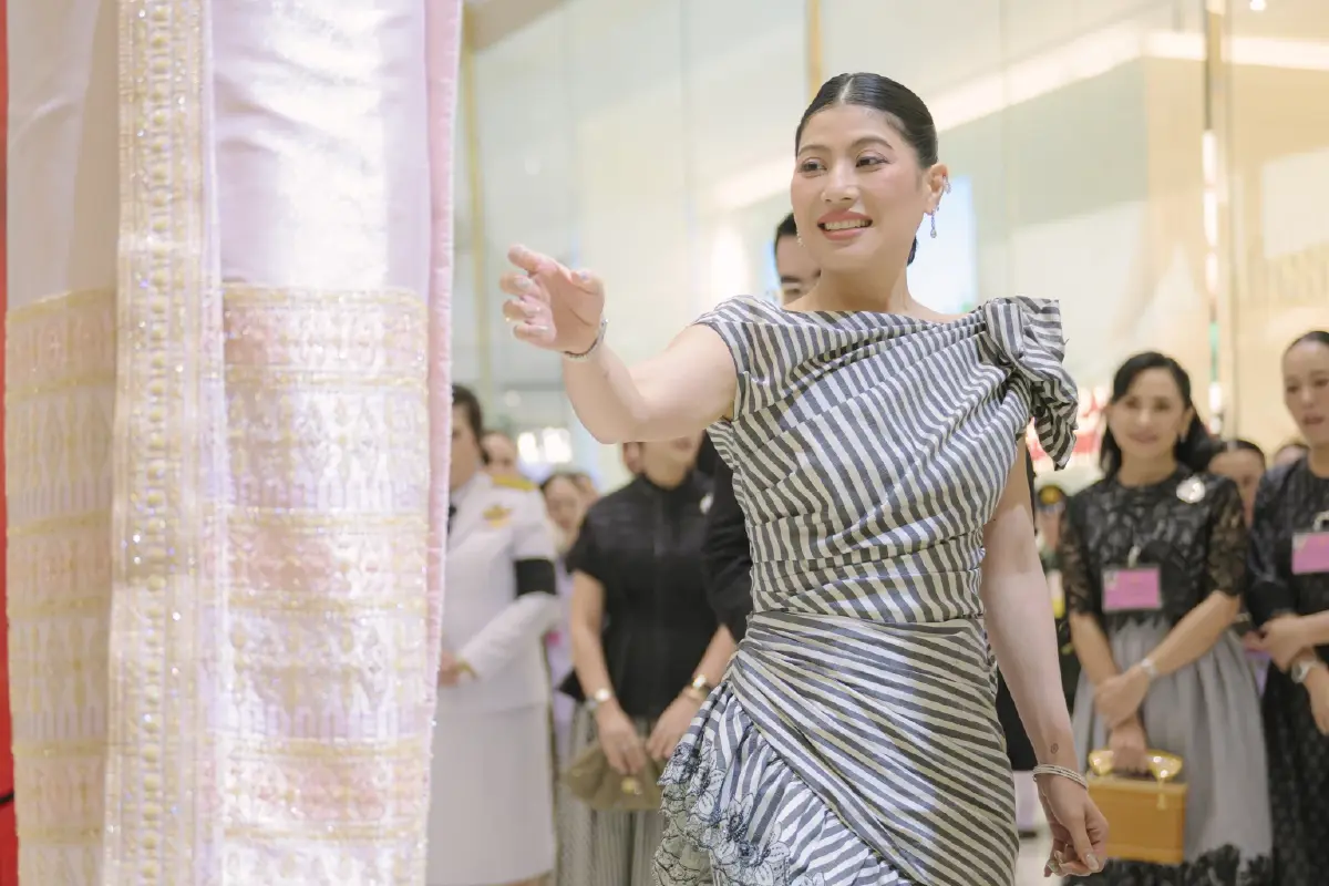 เจ้าฟ้าสิริวัณณวรี ทอดพระเนตรนิทรรศการ Legacy ยกระดับผ้าไทย