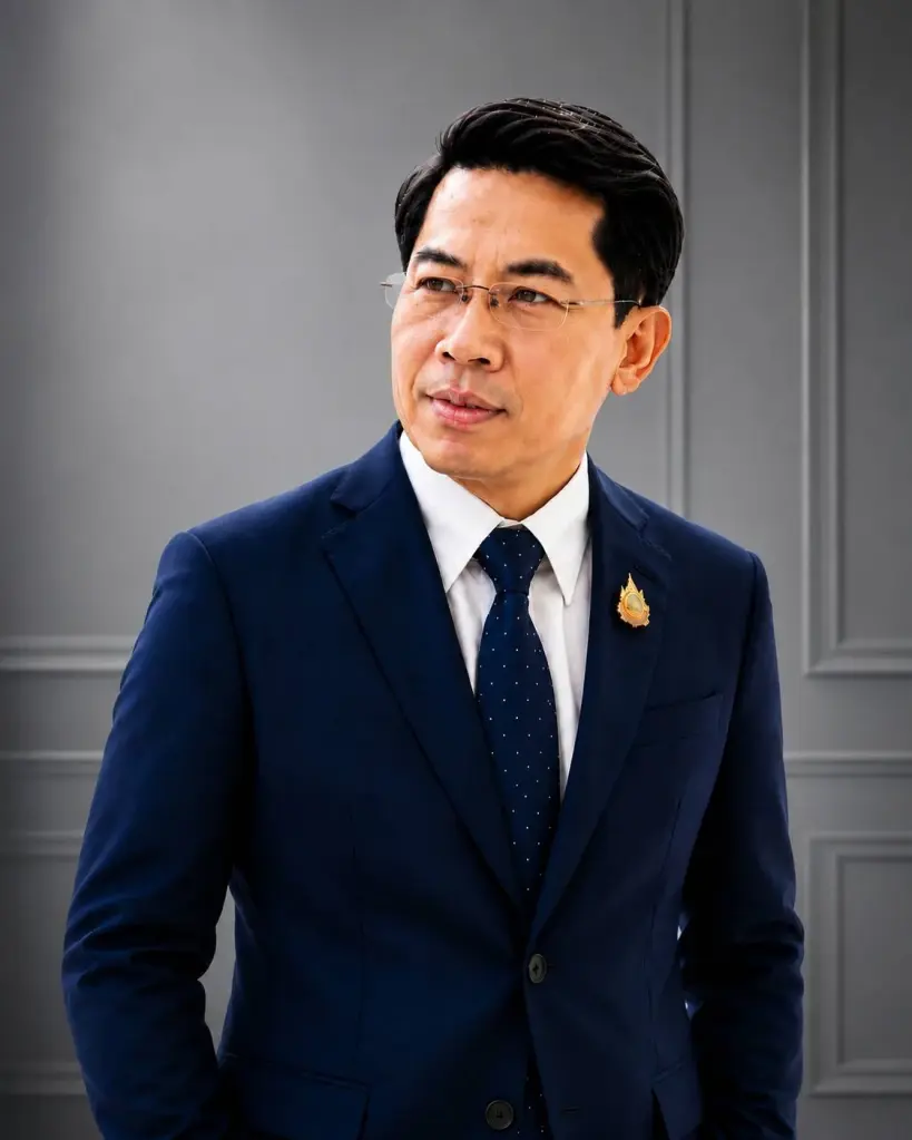 ดร.ณัฐวุฒิ วงศ์เนียม หรือ “ดร.ณัฏฐ์” นักกฎหมายมหาชน