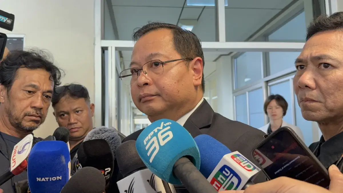 นายปกรณ์ นิลประพันธ์ รองนายกรัฐมนตรี 