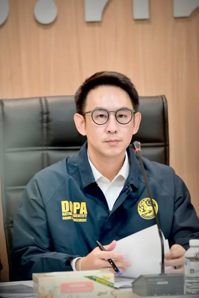 ทลายขบวนการบัตรชมพูเถื่อน แฟลตดินแดง รวบ 7 ราย จนท.เขต ร่วมทุจริต