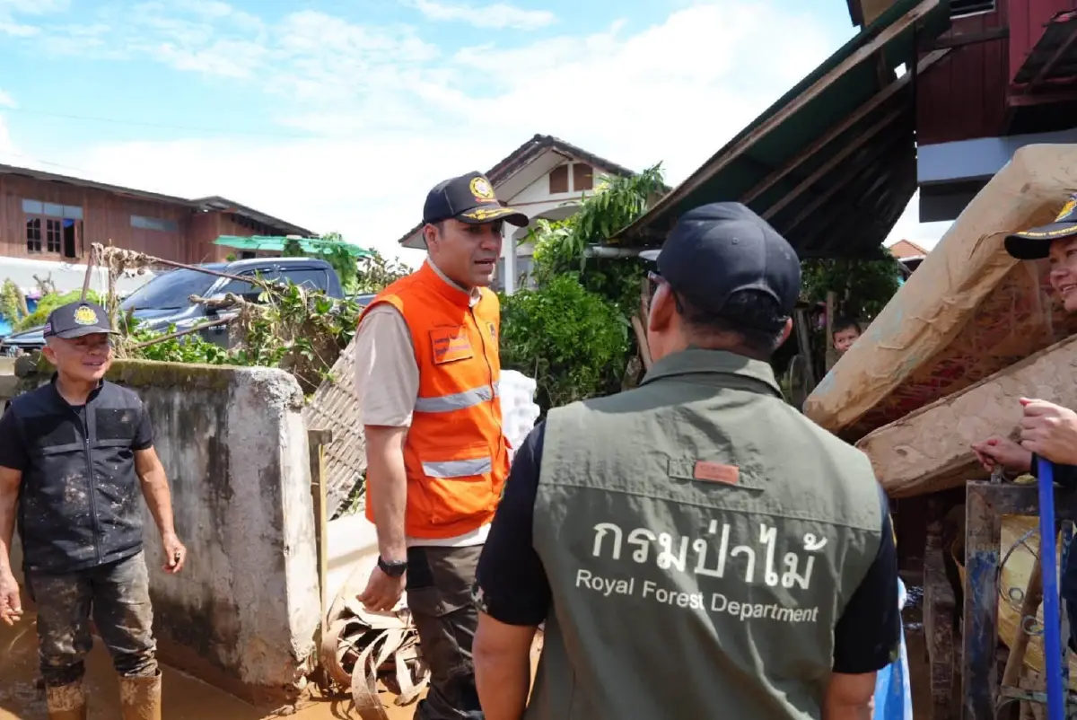 นายเจเศรษฐ์ ไทยเศรษฐ์ รัฐมนตรีช่วยว่าการกระทรวงมหาดไทย 