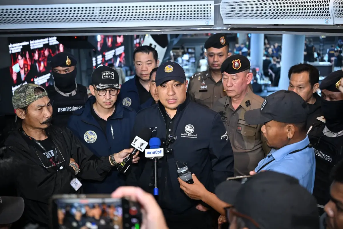 "พลพีร์-วรศิษฎ์" นำกำลัง ปฏิบัติการ “สิงห์ปราบ มังกรทมิฬ” บุกจับผับจีนห้วยขวาง