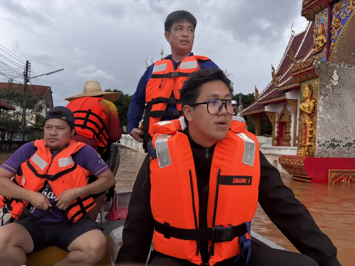 สส.ปชน.น่าน ปักหลักช่วยเหลือผู้ประสบภัยน้ำท่วม เปิดศูนย์ประสานงาน 24 ชม.