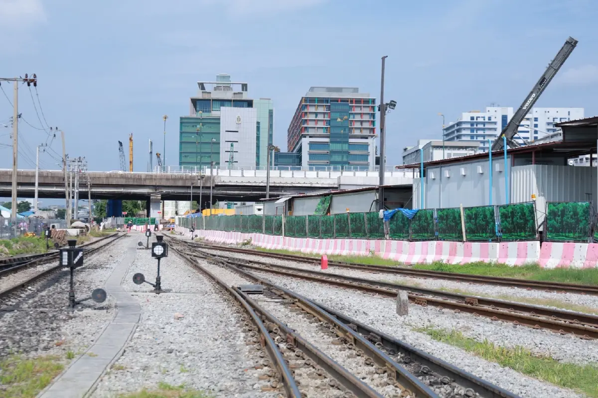 พื้นที่บริเวณย่านสถานีรถไฟธนบุรี 