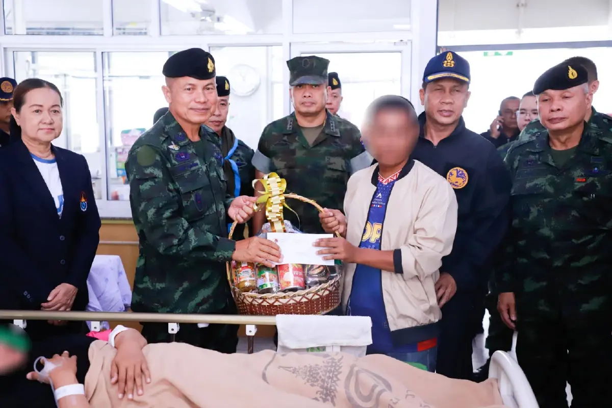 "แม่ทัพ 4" รุดเยี่ยม "เหยื่อความรุนแรงภาคใต้" ลั่นความปลอดภัยประชาชนคือภารกิจสำคัญ