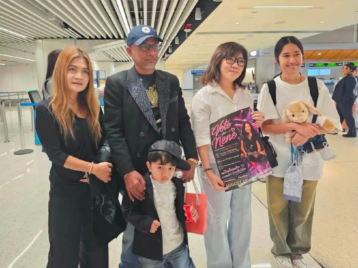 "น้องเนเน่ รอยัล" กลับไทยแล้ว! แฟนๆ LA ส่งกำลังใจแน่น แลนดิ้ง "สนามบินภูเก็ต" คืนนี้