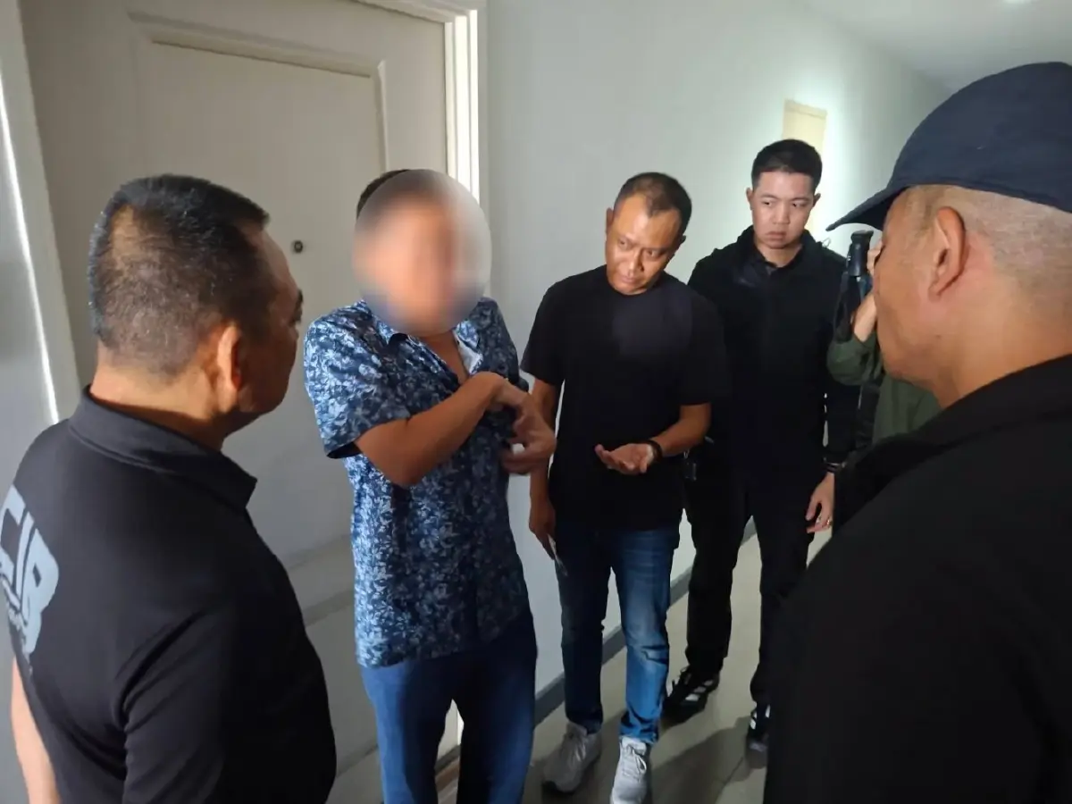 ด่วน! ตำรวจ ปปป. บุกรวบ “ผู้ใหญ่เฮง” อดีตผู้สมัคร สส.เพื่อไทย พร้อมพวก หลอกขายโควตาช่วยสอบรับราชการ สูญเงิน 6.5 แสน