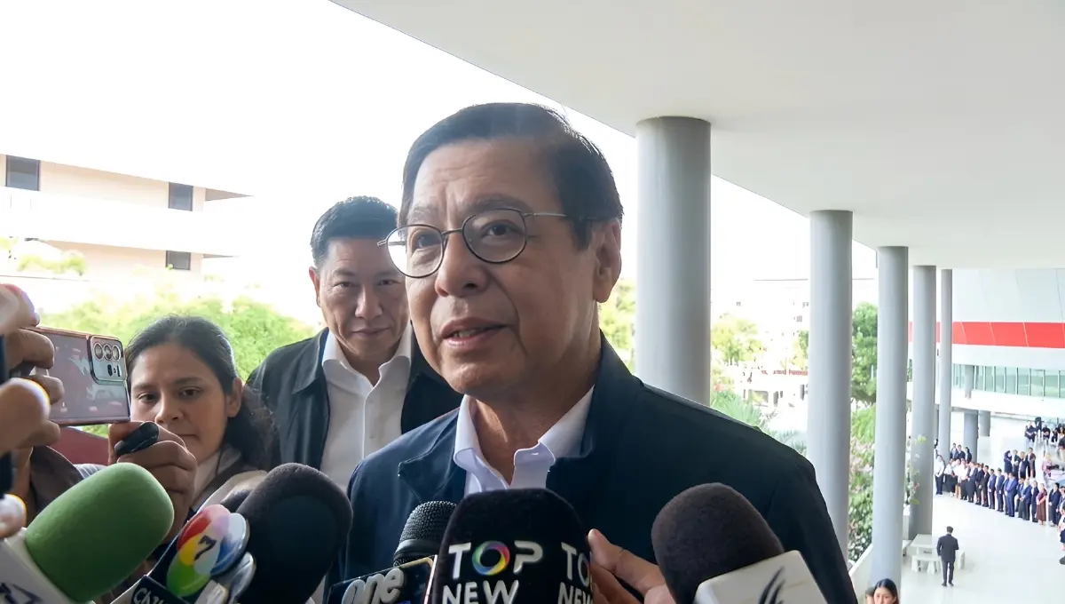 นายสีหศักดิ์ พวงเกตุแก้ว รองนายกรัฐมนตรีและรัฐมนตรีว่าการกระทรวงการต่างประเทศ