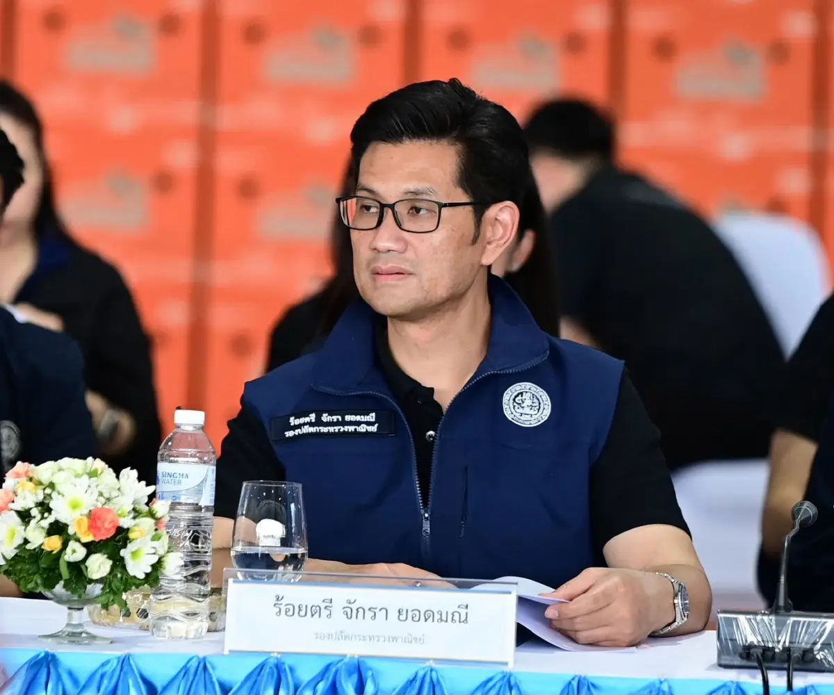 ร้อยตรี จักรา ยอดมณี รองปลัดกระทรวงพาณิชย์