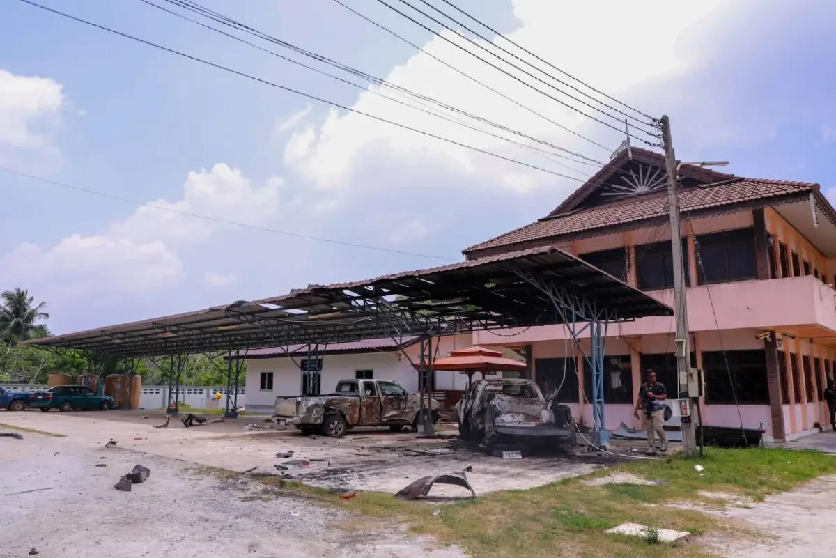 "แม่ทัพ 4" ลุยบาเจาะตรวจจุดเกิดเหตุ! ยืนยัน ฮ. ไม่ได้ยิงประชาชน ชี้คนร้ายป่วนใต้ เพราะโดนกดดันหนัก