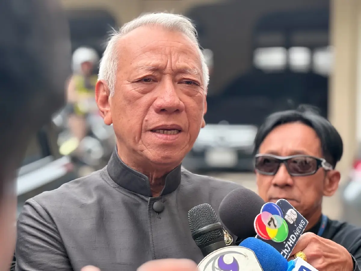 นายพิพัฒน์ รัชกิจประการ รองนายกรัฐมนตรี และรัฐมนตรีว่าการกระทรวงคมนาคม