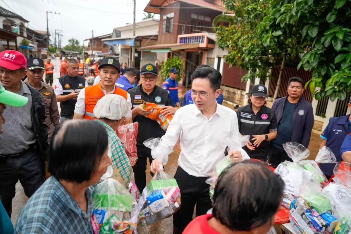 นายยศชนัน วงศ์สวัสดิ์ รองนายกรัฐมนตรี และ รมว.อว.
