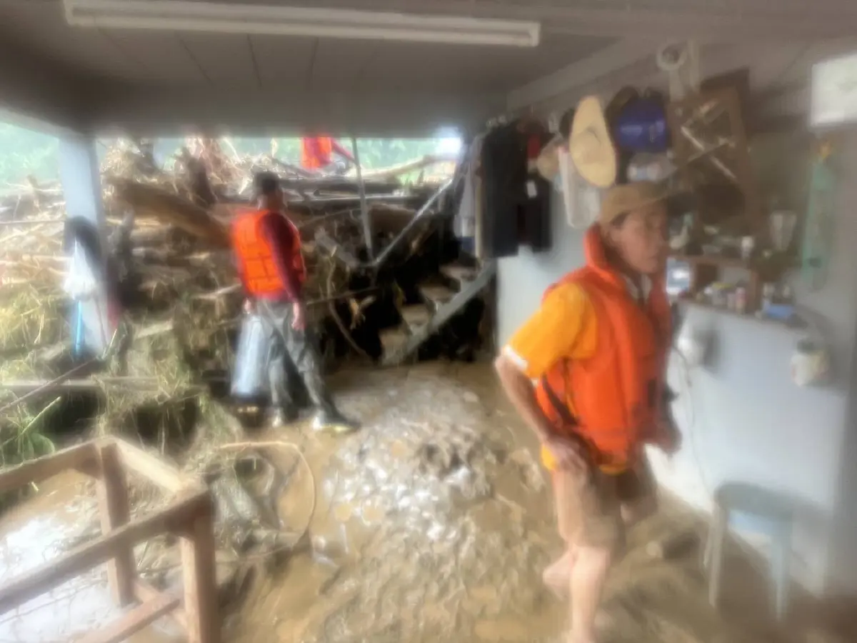 “เจเศรษฐ์-อรรษิษฐ์” ระดมเจ็ตสกี–เรือ–เฮลิคอปเตอร์ช่วยน้ำท่วมน่าน เตือนมวลน้ำถึง อ.เมือง พรุ่งนี้