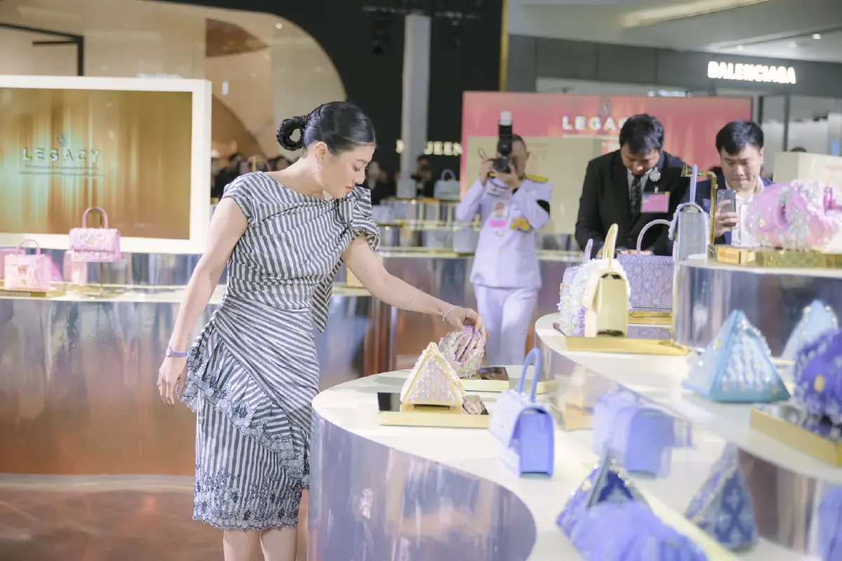 เจ้าฟ้าสิริวัณณวรี ทอดพระเนตรนิทรรศการ Legacy ยกระดับผ้าไทย