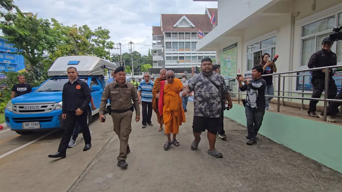 กองทัพธรรม พาหลวงพ่อหอบโฉนดจริง! ยื่นคัดค้านใบแทน ชี้ทายาทเสี่ยงแจ้งความเท็จ