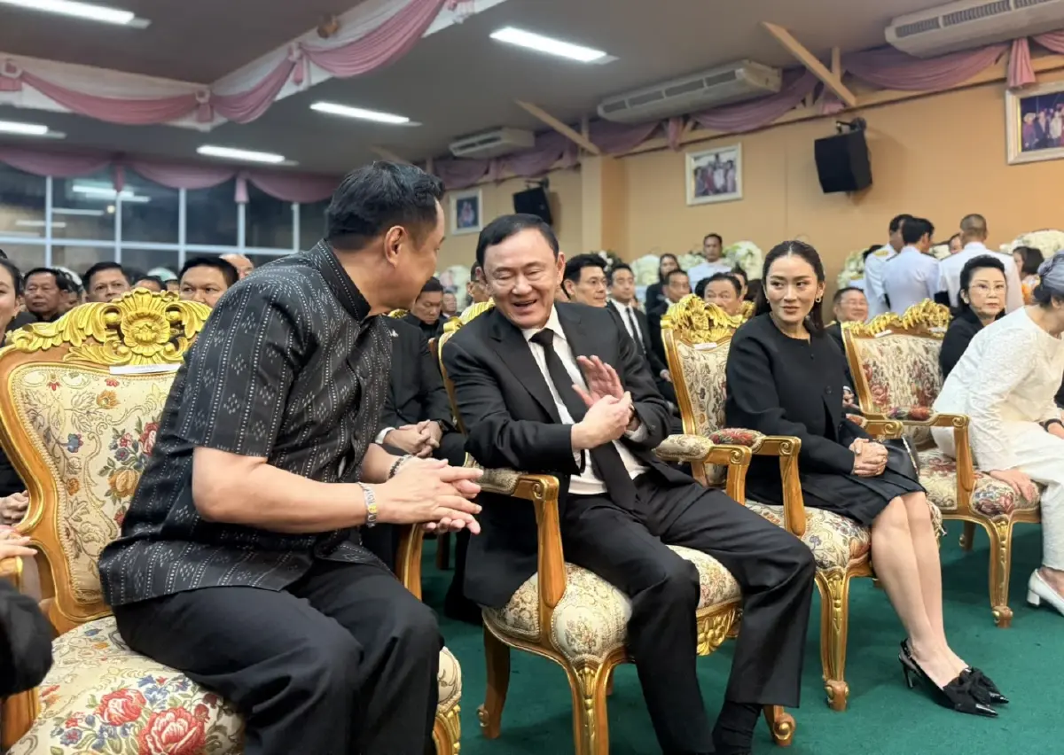 4 นายกฯ พบกันครั้งแรก 'อนุทิน-ทักษิณ' งานสวดพระอภิธรรม เกรียง