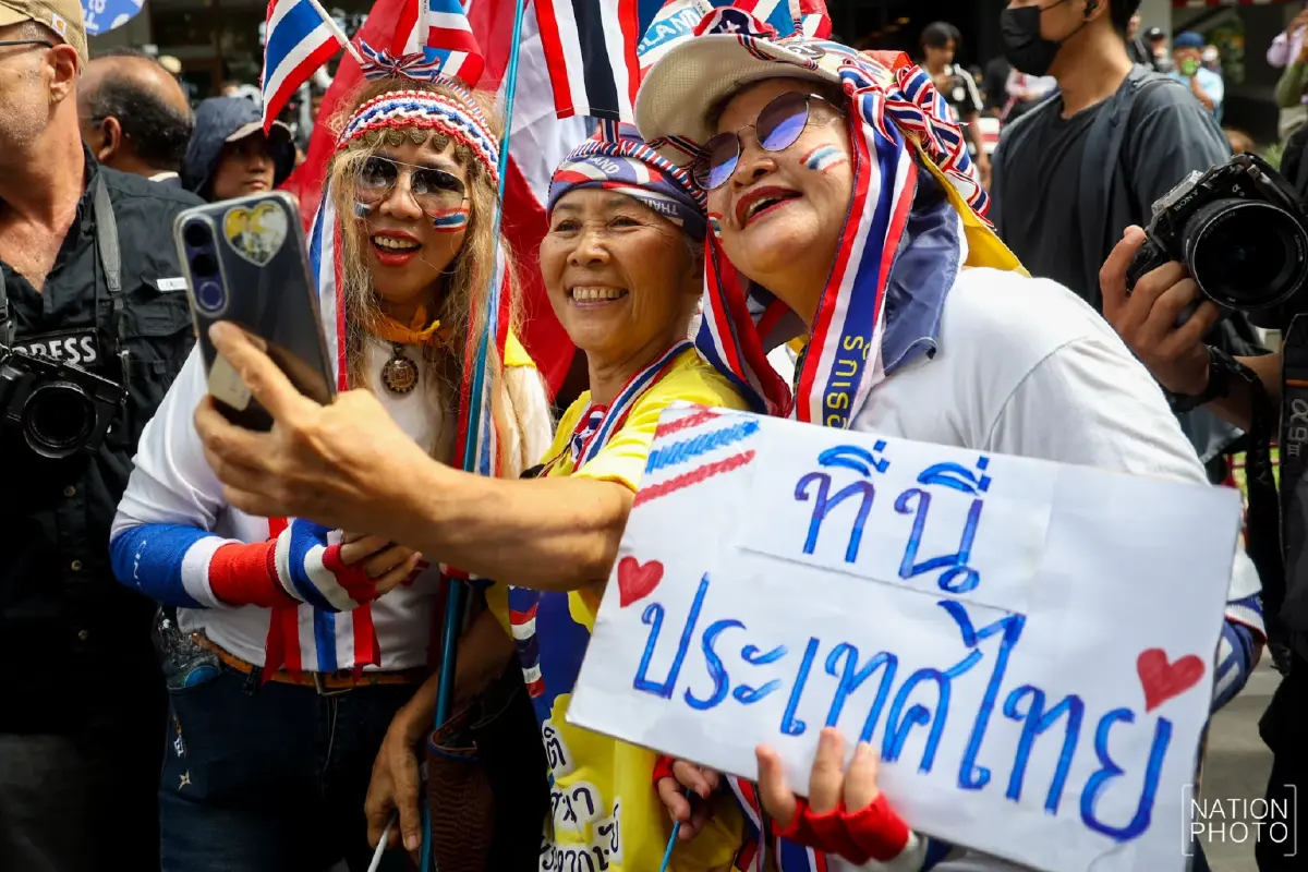 “สนธิ” นำม็อบทวงคืนประเทศ อ่านแถลงการณ์หน้าสถานทูตอิสราเอล