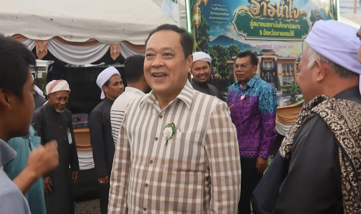 น้ำท่วมรามคำแหงวิกฤต! "พ.ต.อ.ทวี" ส่งข้าวกล่อง-เปิดครัวฮาลาล ช่วยผู้ประสบภัย ดูแลพี่น้องมุสลิม-จี้ปลดล็อกเกณฑ์ "ปอเนาะ"